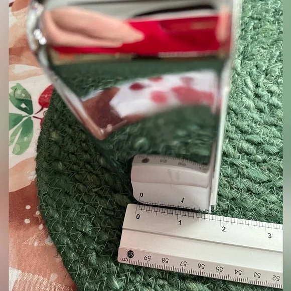 EUC METAL WALL MOUNT TISSUE BOX
MEDICAL GRADE EX-CELL METAL PRODUCTS INC. - Picture 3 of 6